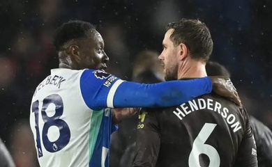 Vì sao Chelsea ký hợp đồng với hai "ông già" Welbeck và Henderson?
