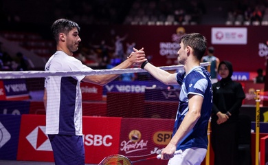 Anh em Popov "huynh đệ tương tàn" ở giải cầu lông Indonesia Open 2025
