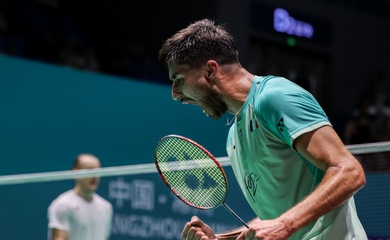 Cầu lông Pháp "gà nhà bôi mặt đá nhau": Toma Junior đánh bại Lanier ở Victor China Open 2025
