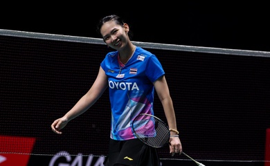 Người đẹp cầu lông Thái Lan Pornpawee Chochuwong loại cựu số 1 thế giới ở Singapore Open 2024