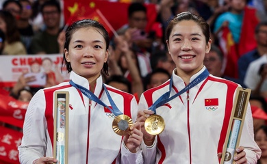 Ngôi vô địch đôi nữ cầu lông Olympic lần này không thể trượt khỏi tay Chen Qing Chen và Jia Yi Fan