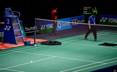 Khẩn cấp khắc phục sự cố nhà thi đấu bị dột ở Giải cầu lông Malaysia Open 2025