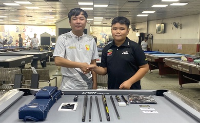 Tài năng Billiard Pool 12 tuổi Võ Phạm Đăng Khoa nhận tài trợ bất ngờ từ hãng cơ Jflowers 
