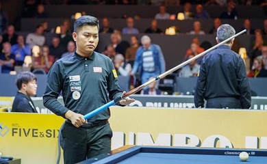 Nguyễn Trần Thanh Tự thua "người ngoài hành tinh" Frédéric Caudron ở giải billiard carom 3 băng World Cup tại Veghel