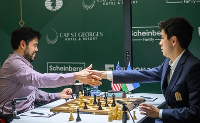 Cờ vua FIDE Candidates: Javokhir Sindarov gây sốc trước Hikaru Nakamura và bài học đắt giá về quản trị đội ngũ trợ lý