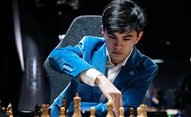 Nhận hơn 3 tỷ đồng tiền thưởng: Javokhir Sindarov trở thành nhà vô địch cờ vua World Cup trẻ nhất lịch sử