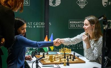 Khai màn FIDE Women's Candidates 2026: 4 ván hòa kịch tính và bài toán bản lĩnh của những nữ kỳ thủ cờ vua