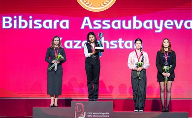 Mỹ nhân cờ vua Bibisara Assaubayeva lập kỳ tích: 3 lần vô địch thế giới ở tuổi 21, bỏ túi hơn 1,2 tỷ đồng