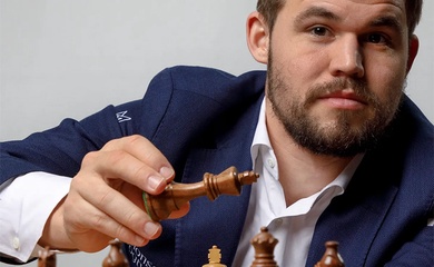 Giải vô địch Cờ nhanh Thế giới: Magnus Carlsen lập kỷ lục cờ vua, Goryachkina lên ngôi sau loạt play-off nghẹt thở