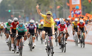 Chặng 5 cuộc đua xe đạp Cúp Truyền hình TPHCM: Dzianis Marchuk khẳng định sức mạnh ngoại binh bằng nước rút tại Nghệ An