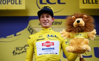 Jasper Philipsen giành chiến thắng chặng mở màn của cuộc đua xe đạp Tour de France 2025