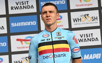 'Tôi có thể vô địch Tour de France': Evenepoel thách thức Pogacar sau khi đặt mục tiêu đua xe đạp năm 2026