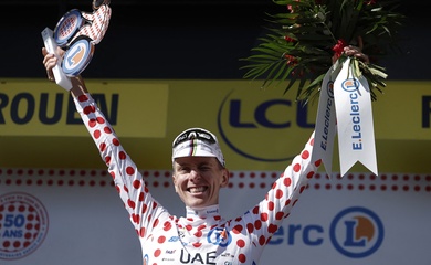Pogacar thắng chặng thứ 4 cuộc đua xe đạp Tour de France 2025 và thắng chặng thứ 100 trong sự nghiệp