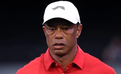 Golfer Tiger Woods rời Mỹ để điều trị chuyên sâu: Sự sụp đổ của một biểu tượng và bài học quản trị rủi ro