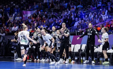 Đức đánh bại Pháp để giành vé vào chung kết Giải bóng ném VĐTG lần đầu tiên sau 32 năm kèm tiền thưởng khổng lồ