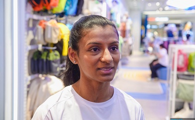 Lập nên lịch sử Karate thế giới sau 11 năm, Shahmalarani nhận thưởng lớn hơn 255 triệu đồng từ chính phủ Malaysia