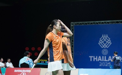 Pearly suýt rơi nước mắt khi tiếng Negaraku vang lên, Thinaah thở phào nhẹ nhõm sau khi giành HCV cầu lông SEA Games