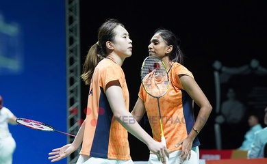 Giải cầu lông World Tour Finals 2025: Tang Jie-Ee Wei, Pearly-Thinaah vào bán kết