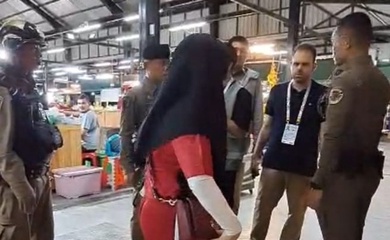 Nữ quản lý đội tuyển Kickboxing Indonesia bị đối xử như tội phạm chỉ vì đến gần gần khu vực thi đấu SEA Games