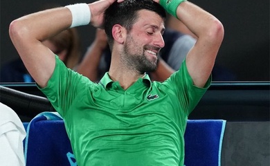 Novak Djokovic bóng gió về việc giải nghệ chỉ vài phút sau khi thua trận chung kết quần vợt Australian Open