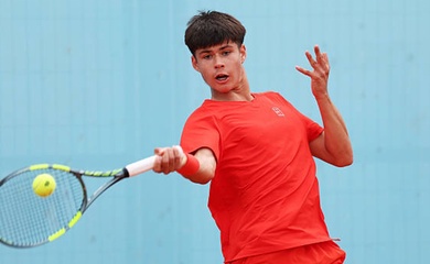 Quần vợt Madrid Open 2026: Carlos Alcaraz lùi lại phía sau nhưng "thương hiệu gia đình" vẫn tỏa sáng