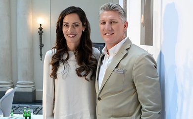 Người đẹp quần vợt Ana Ivanovic đệ đơn ly hôn cựu sao Man Utd sau nghi án ngoại tình"