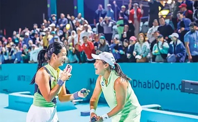 Thắng cặp huy chương quần vợt SEA Games 33 tại Abu Dhabi Open, tay vợt Anh "choáng" vì đám đông cổ vũ quá cuồng nghiệt 