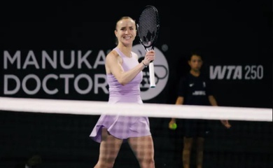 "Bà mẹ bỉm sữa" Svitolina giành chức vô địch quần vợt Auckland Open dưới sự chứng kiến của chồng