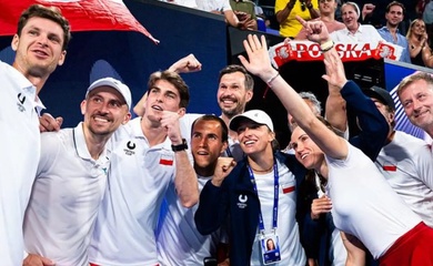 Lần thứ 3 mới thành công cho quần vợt Ba Lan khi vượt qua Thụy Sĩ để vô địch United Cup