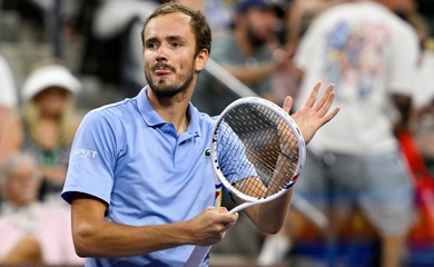 Daniil Medvedev "giải mã" Carlos Alcaraz: Khi bản lĩnh kinh nghiệm đánh bại sức trẻ tại quần vợt Indian Wells 2026