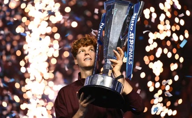 Sinner vượt qua Alcaraz để bảo vệ thành công ngôi vô địch giải quần vợt ATP Finals