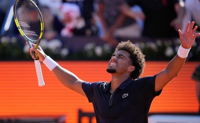 Quần vợt Barcelona Open 2026: Arthur Fils quật ngã hạt giống số 2, lộ diện "ngựa ô" 19 tuổi Rafael Jodar