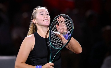 Quần vợt Stuttgart Open 2026: Mirra Andreeva quật ngã "Nữ hoàng sân đất nện" Swiatek