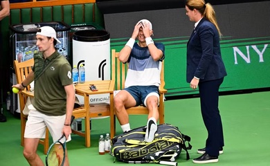 Sao quần vợt Holger Rune tự chỉ trích mình sau chấn thương kinh hoàng: 'Tôi cần một cái tát vào mặt'