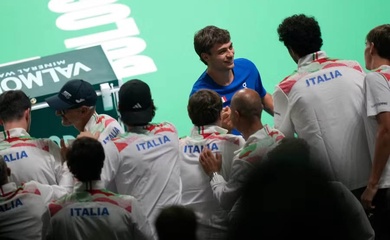 Đương kim vô địch Ý dễ dàng vượt qua Áo và tiến vào bán kết giải quần vợt Davis Cup 2025