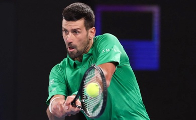 Novak Djokovic dễ dàng vượt qua đối thủ phải đấu vòng loại để tiến vào vòng 3 giải quần vợt Úc mở rộng