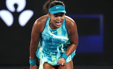 Martina Navratilova và Lindsay Davenport chỉ trích Naomi Osaka về 'nghi thức cơ bản trong quần vợt'