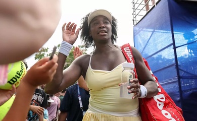 Huyền thoại quần vợt Mỹ Venus Williams giành chiến thắng ở tuổi 45 khi trở lại thi đấu sau 16 tháng vắng mặt