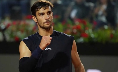 Lorenzo Musetti đánh bại Taylor Fritz để tiến vào tứ kết giải quần vợt Úc mở rộng gặp Novak Djokovic