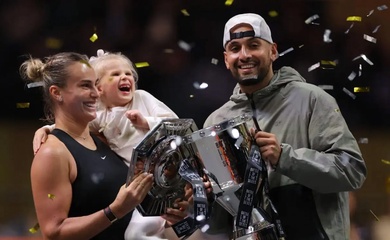 Nick Kyrgios đánh bại Aryna Sabalenka trong "Trận chiến giữa hai giới" được quần vợt mong chờ từ lâu ở Dubai