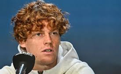 Jannik Sinner tiếc nuối sau thất bại trước Djokovic tại bán kết giải quần vợt Australian Open