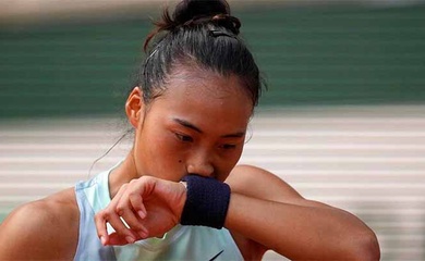 Nhà vô địch Olympic Zheng Qinwen rút khỏi giải quần vợt Úc mở rộng