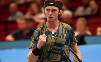 Giải quần vợt WTCC 2025: Rublev ngược dòng ngoạn mục trước Vacherot, Cobolli và Bencic phục thù trận đôi nam nữ