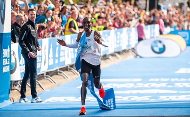 Chờ Eliud Kipchoge phá kỷ lục thế giới chạy 42,195km tại Berlin Marathon 2022