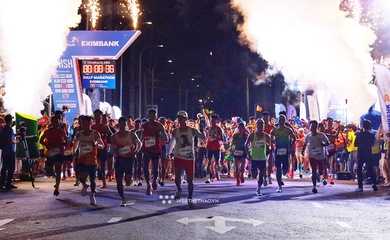 Ho Chi Minh City Night Run Eximbank 2024 khai cuộc với cự ly bán marathon hấp dẫn