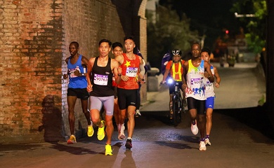 Nguyễn Văn Lai “rơi cúp” tại giải marathon Huế