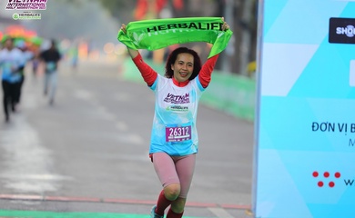 Nhà văn Trang Hạ và “cuộc chạy bắt lửa” tại Giải Bán Marathon Quốc tế Việt Nam 2023 tài trợ bởi Herbalife Nutrition