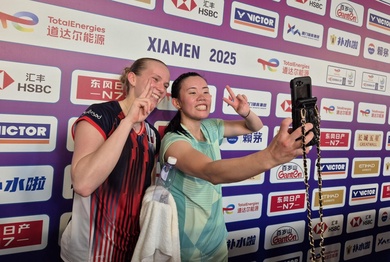 Nỗi đau, nước mắt và cử chỉ độc đáo ở giải cầu lông Sudirman Cup 2025