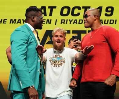 Chưa lên đài, Francis Ngannou được Renan Ferreira cảm ơn vì khoản tiền kếch xù