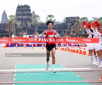 "Ông bố Gen Z" hai lần lên đỉnh giải chạy Viettel Marathon 2024 và thách thức kỷ lục quốc gia